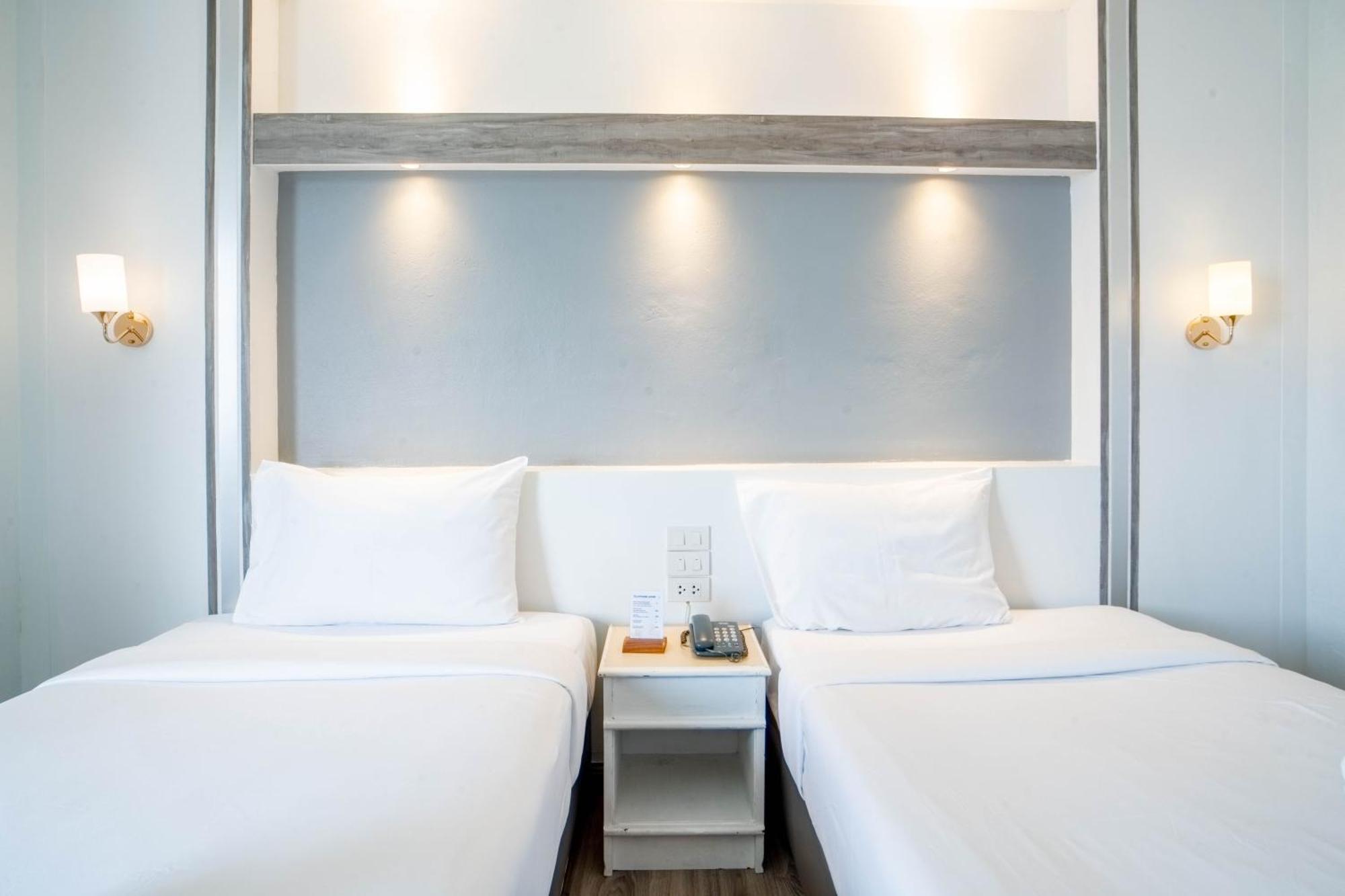 Thong Tarin Hotel Surin Exterior foto